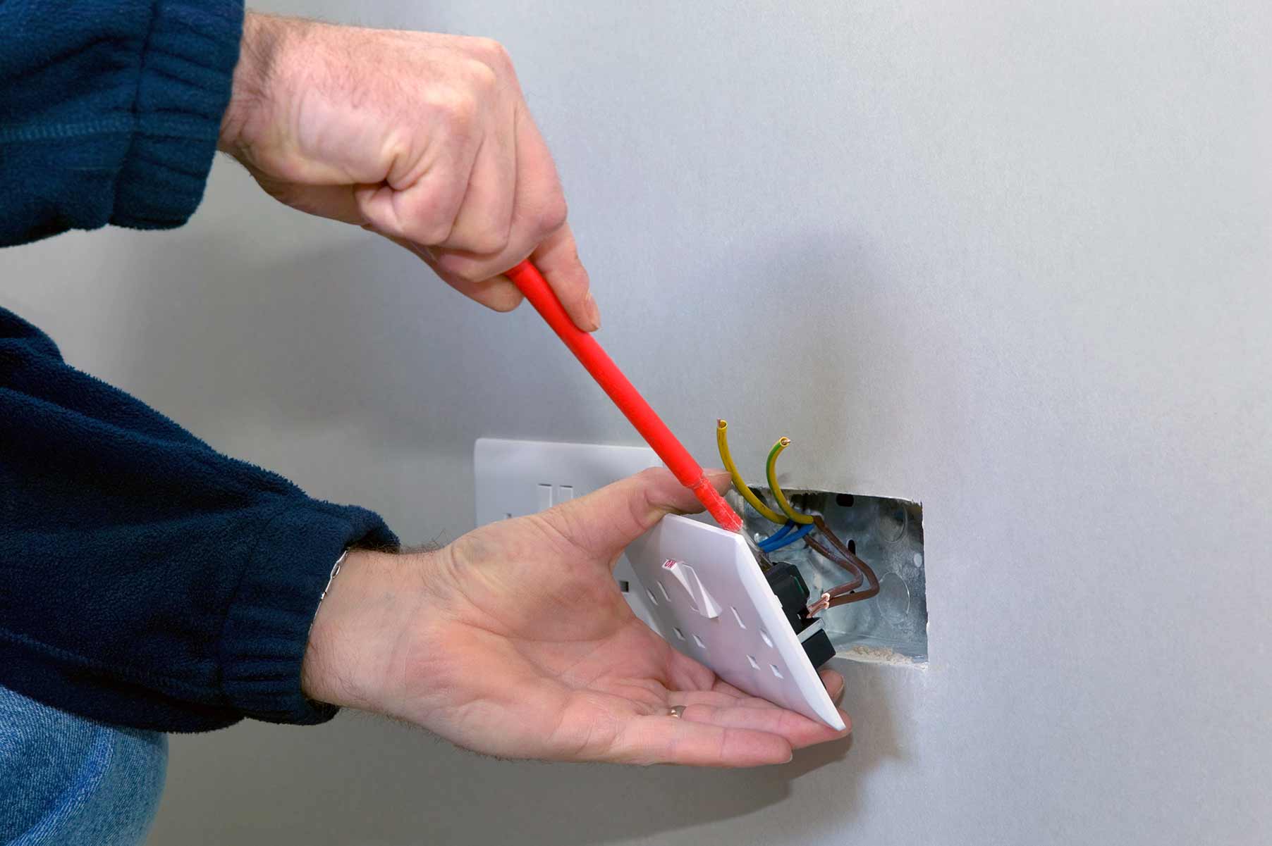 Our electricians can install plug sockets for domestic and commercial proeprties in Basildon and the local area. 